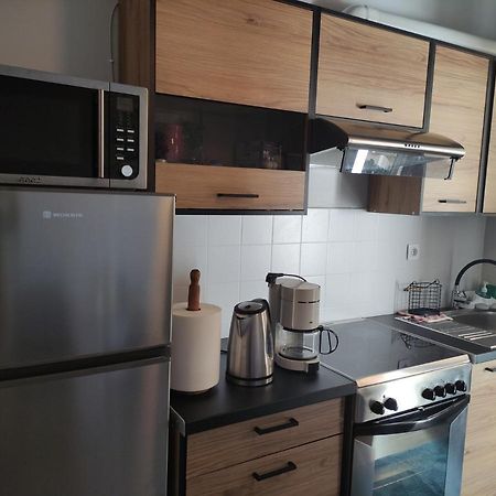 Love Truth Life Appartement Piraeus Buitenkant foto